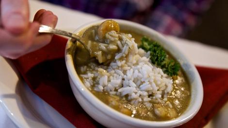 在密西西比州比洛克西，一份开胃的南方炖海鲜