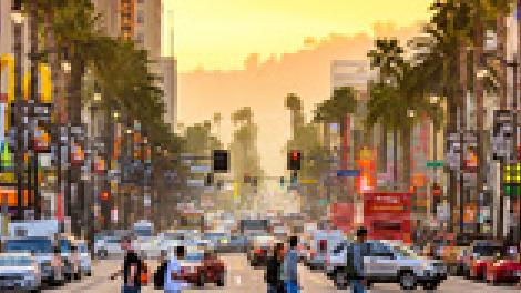 著名的好莱坞大道熙熙攘攘 著名的好莱坞大道熙熙攘攘