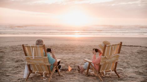 观赏帕德里群岛国家海岸 (Padre Island National Seashore) 的美丽日出