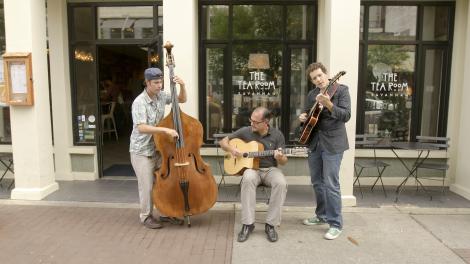 Street musicians on Broughton Street in Savannah, Georgia