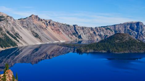 沿着俄勒冈州的太平洋屋嵴步道徒步 沿着俄勒冈州的太平洋屋嵴步道徒步