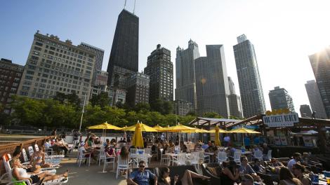Oak Street Beach outdoor café in downtown Chicago, Illinois
