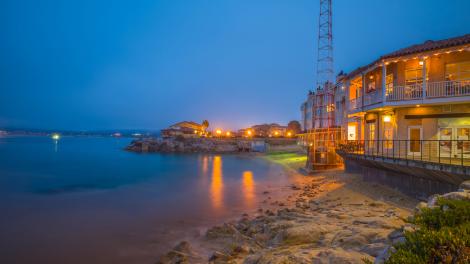 蒙特雷罐头厂街海岸华灯初上 蒙特雷罐头厂街海岸华灯初上