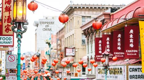 唐人街挂满了中国的新年灯笼 唐人街挂满了中国的新年灯笼