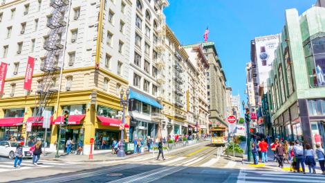 在鲍威尔街上的精品特色店 在鲍威尔街上的精品特色店