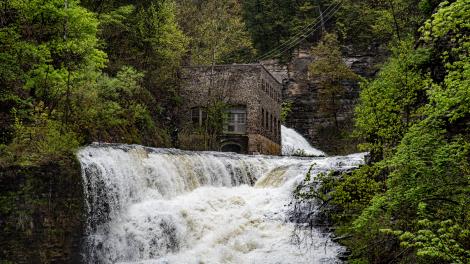 纽约州伊萨卡的六里溪