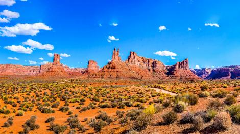 内华达州拉斯维加斯附近的红岩峡谷 (Red Rock Canyon) 全景 内华达州拉斯维加斯附近的红岩峡谷 (Red Rock Canyon) 全景