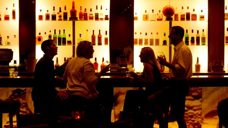 在肯塔基州路易维尔 Maker’s Mark Bourbon House & Lounge 小酌一杯 在肯塔基州路易维尔 Maker’s Mark Bourbon House & Lounge 小酌一杯