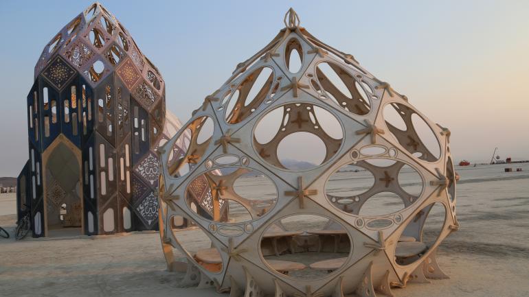 为火人节创作的雕塑