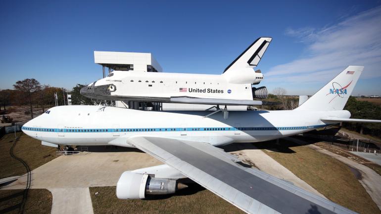 德克萨斯州休斯顿太空中心展出的航天器 德克萨斯州休斯顿太空中心展出的航天器