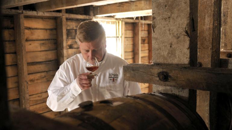 品尝 Barton 1792 Distillery 酒厂的波本威士忌 品尝 Barton 1792 Distillery 酒厂的波本威士忌