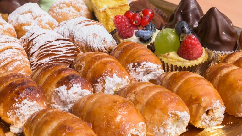 Eataly 超市内的意式糕点 Eataly 超市内的意式糕点