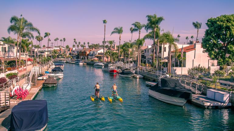 从水路游览海滨城市长滩