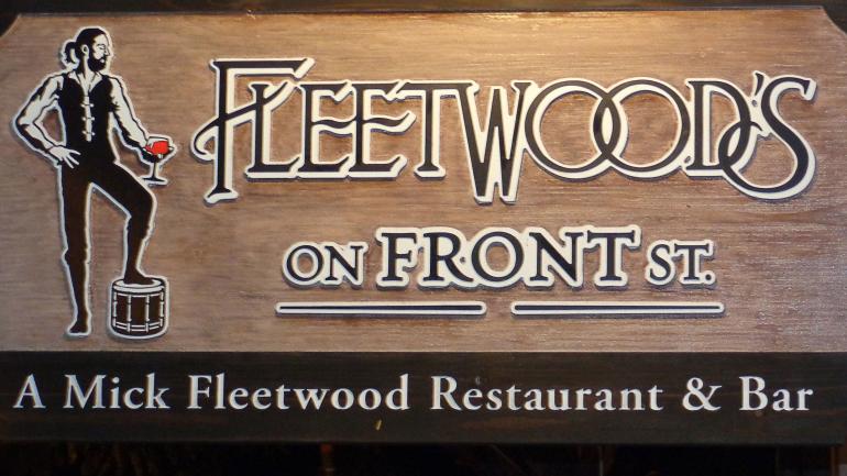 由米克·佛利伍开办的 Fleetwood’s 高档餐厅位于夏威夷州茂宜岛前街 由米克·佛利伍开办的 Fleetwood’s 高档餐厅位于夏威夷州茂宜岛前街