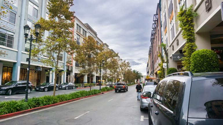 桑塔纳商业街购物区内的一条街道 桑塔纳商业街购物区内的一条街道
