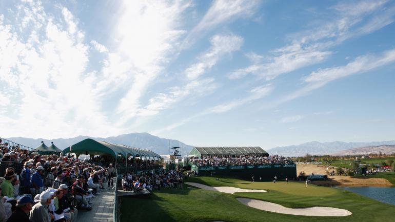 观众在拉昆塔度假村俱乐部观看高尔夫比赛