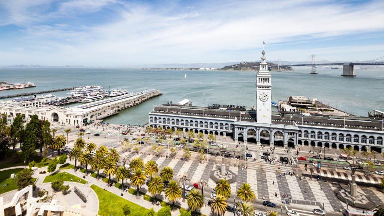 海边旧金山渡轮大厦 