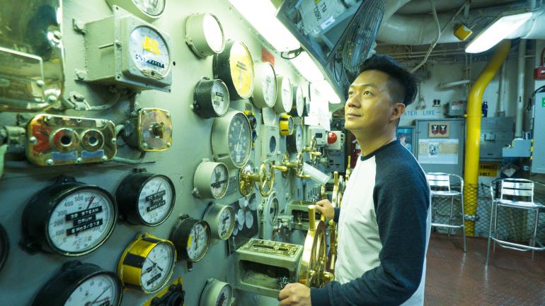 我登上了中途岛航空母舰了解它的运作 我登上了中途岛航空母舰了解它的运作