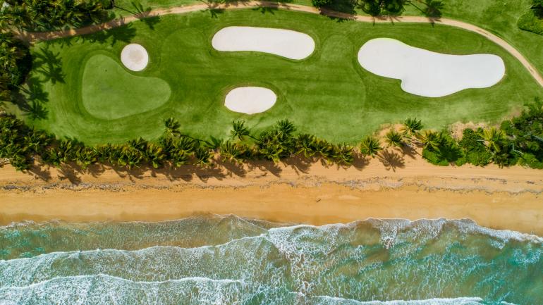 Rio Mar Country Club 俱乐部将高尔夫球场与海滩巧妙结合起来 Rio Mar Country Club 俱乐部将高尔夫球场与海滩巧妙结合起来