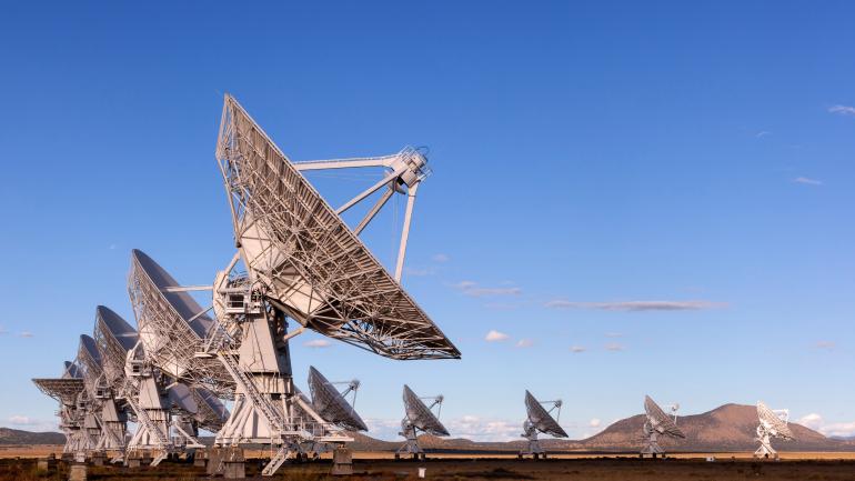 新墨西哥沙漠中甚大天线阵射电望远镜的一部分