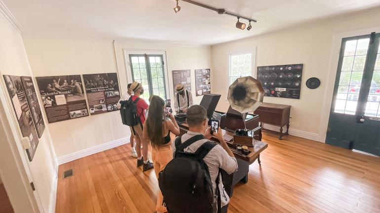 参观游览路易斯安那州拉普拉斯的 1811/Kid Ory Historic House 纪念馆 参观游览路易斯安那州拉普拉斯的 1811/Kid Ory Historic House 纪念馆