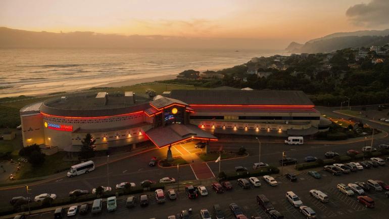 林肯市由西莱茨印第安部落联盟经营的 Chinook Winds Casino Resort 水滨赌场度假村 林肯市由西莱茨印第安部落联盟经营的 Chinook Winds Casino Resort 水滨赌场度假村