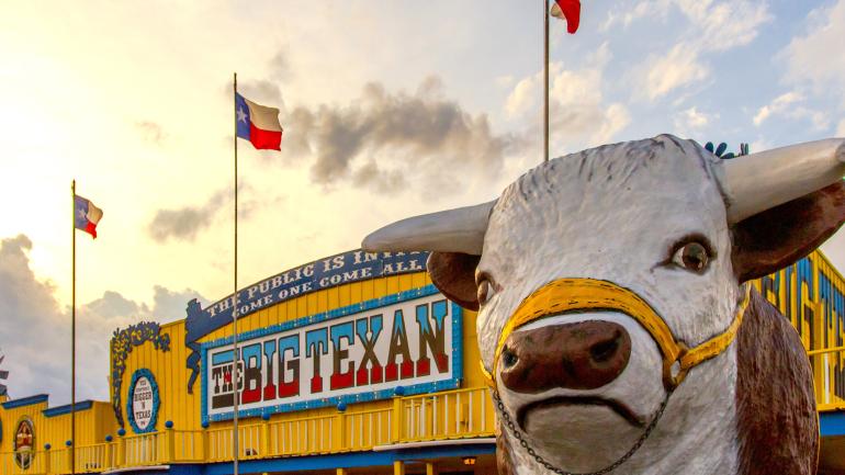 阿马里洛 Big Texan Steak Ranch 牧场的标志性正门 阿马里洛 Big Texan Steak Ranch 牧场的标志性正门