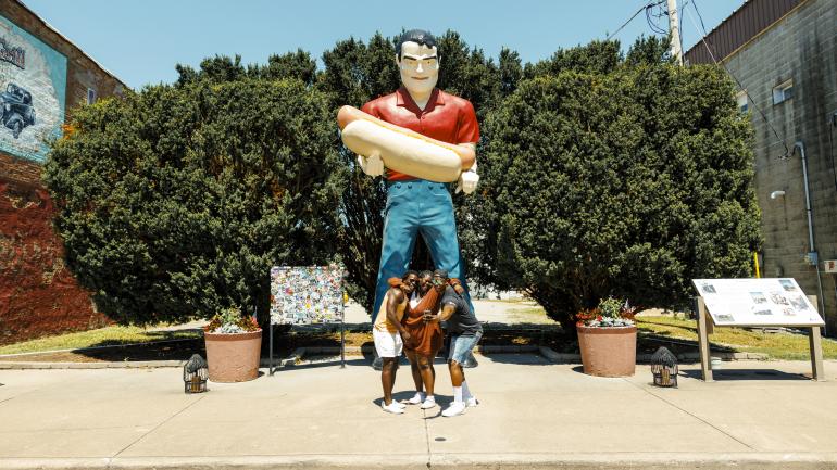 班戈保罗·班扬雕像是个热门景观