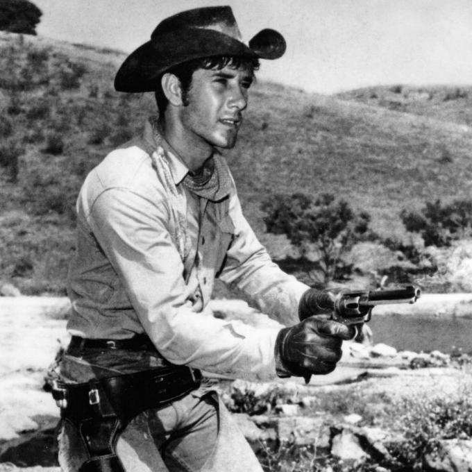 Robert Fuller 出演了电视节目《拉勒米》。 Robert Fuller 出演了电视节目《拉勒米》。