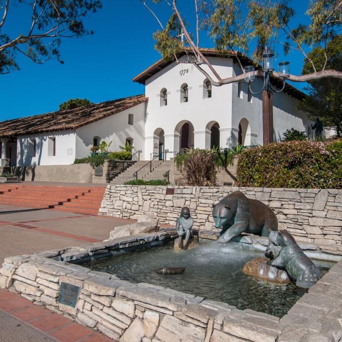 加利福尼亚州圣路易斯-奥比斯波的圣路易斯-奥比斯波大主教教堂 加利福尼亚州圣路易斯-奥比斯波的圣路易斯-奥比斯波大主教教堂