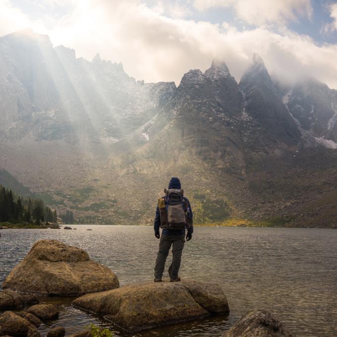 在怀俄明州兰德附近的风河山脉徒步旅行 在怀俄明州兰德附近的风河山脉徒步旅行