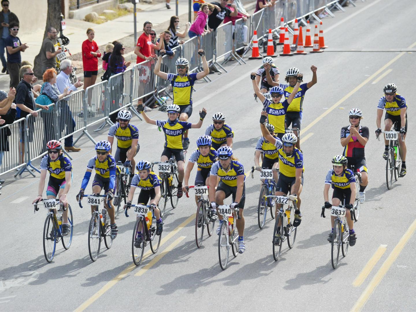 El Tour De Tucson 自行车赛的竞技 El Tour De Tucson 自行车赛的竞技