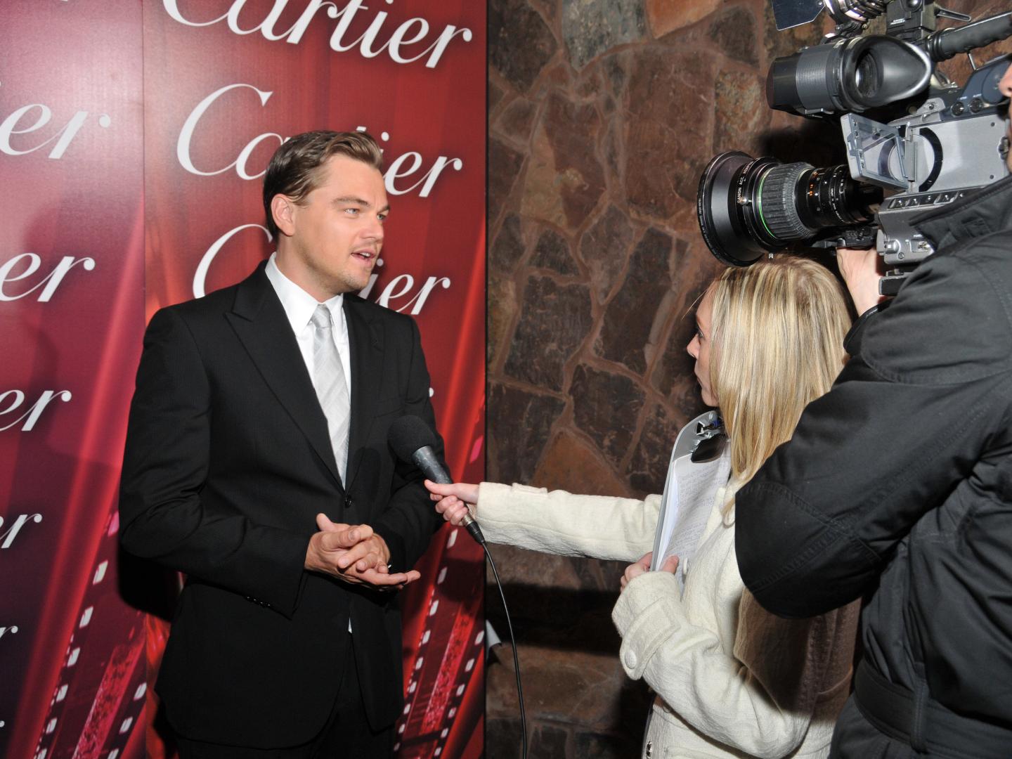 莱昂纳多‧迪卡普里奥走在棕榈泉国际电影节的红毯上