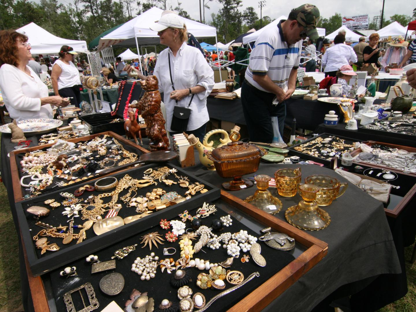 阿比塔斯普林斯全城车库旧物甩卖活动上的宝藏好物