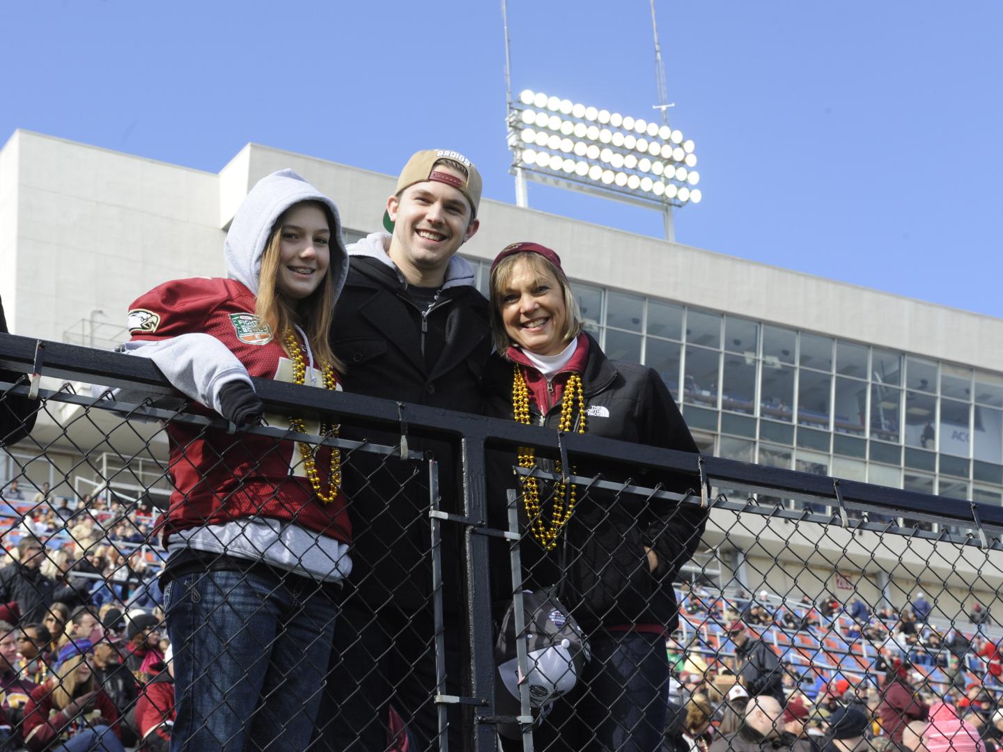 独立碗赛场的狂热粉丝