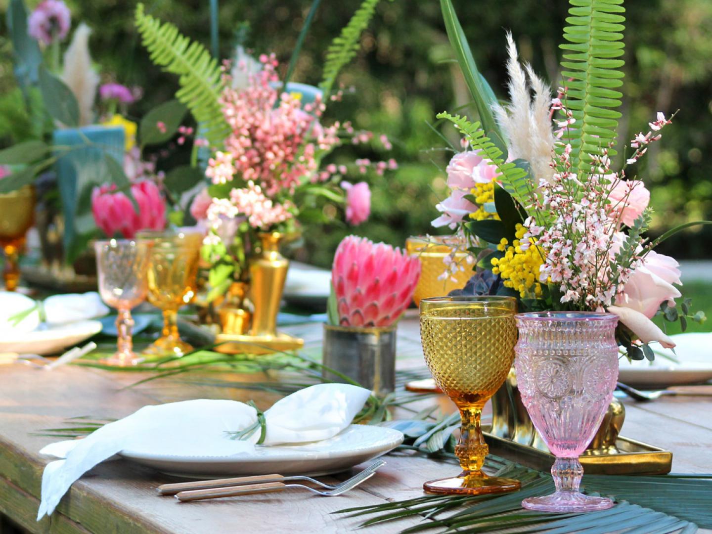 加利福尼亚州卡马里奥婚纱展中的餐桌摆设 加利福尼亚州卡马里奥婚纱展中的餐桌摆设