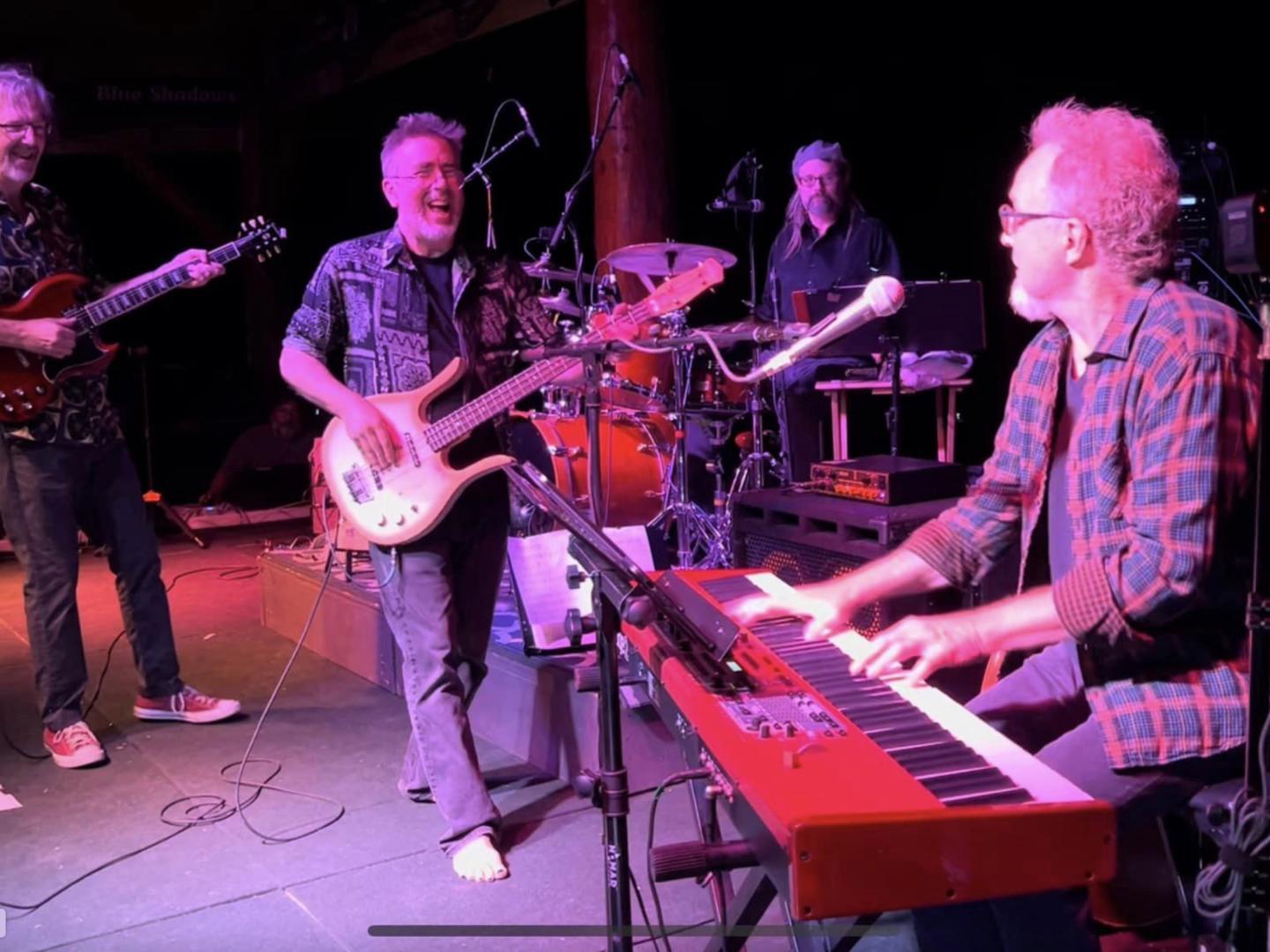 蒙大拿州利比市河滨蓝调音乐节的现场音乐表演