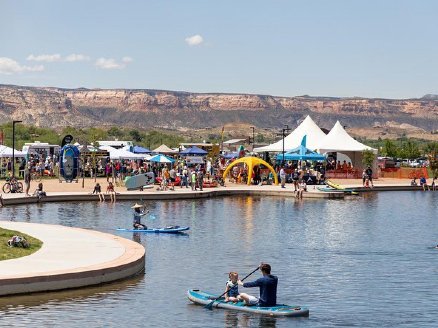 在科罗拉多州大章克申 Grand Valley River Fest 庆典上享受水上乐趣 在科罗拉多州大章克申 Grand Valley River Fest 庆典上享受水上乐趣