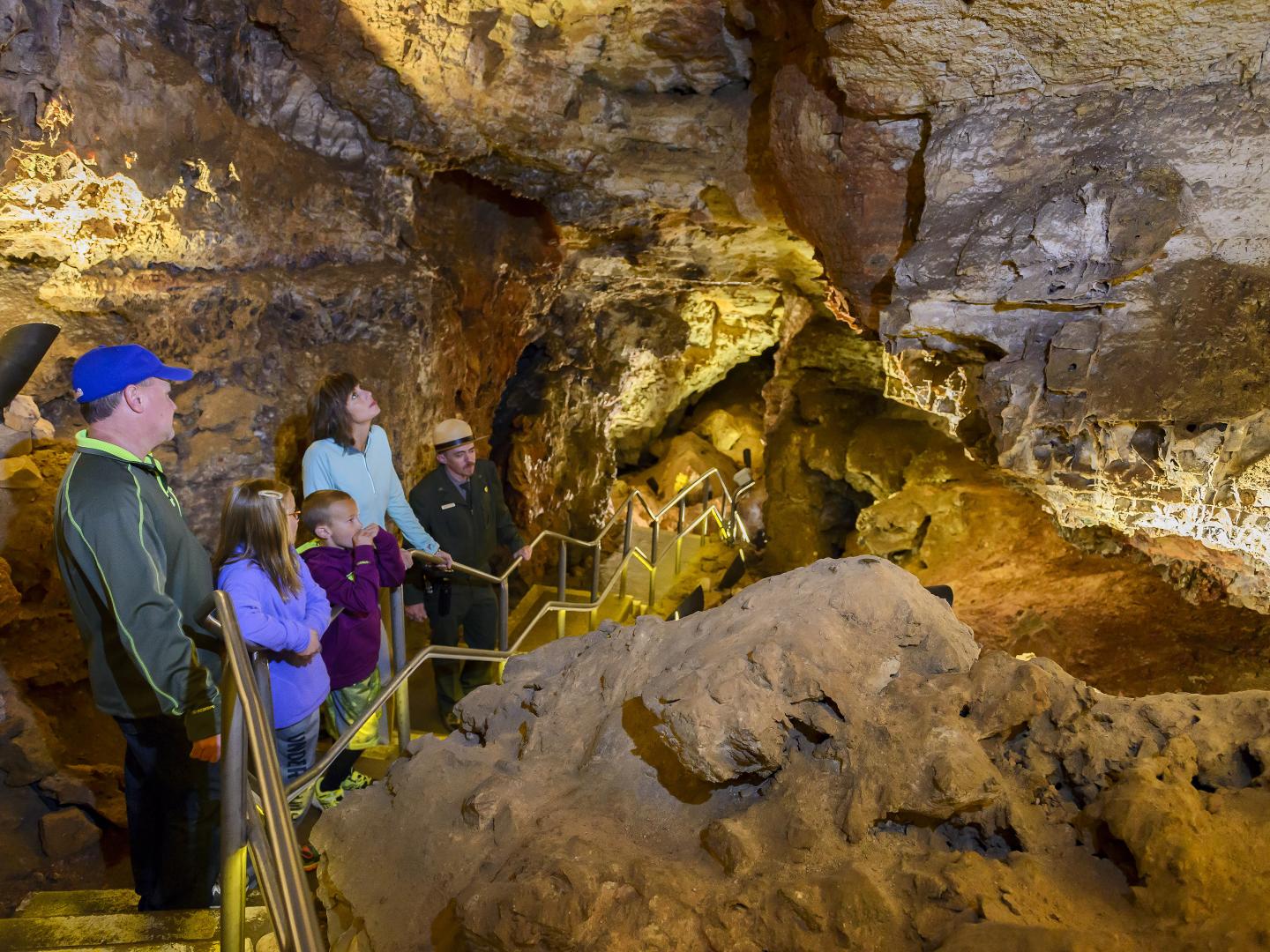 风洞国家公园的家庭旅行