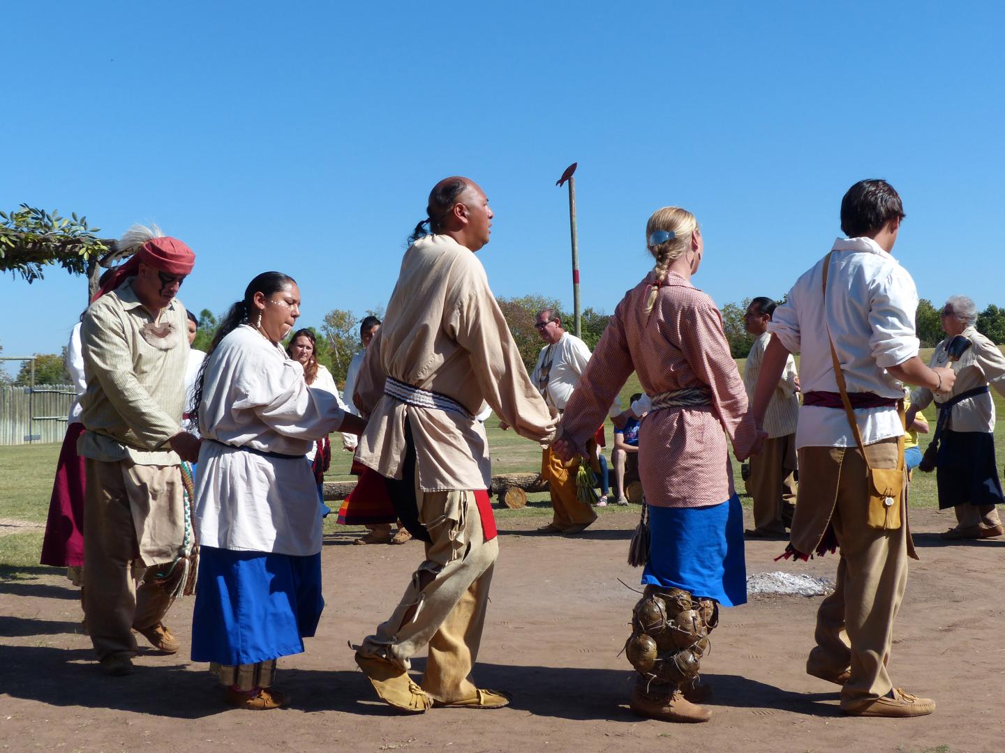 萨尔弗奇克索文化中心的舞蹈展示