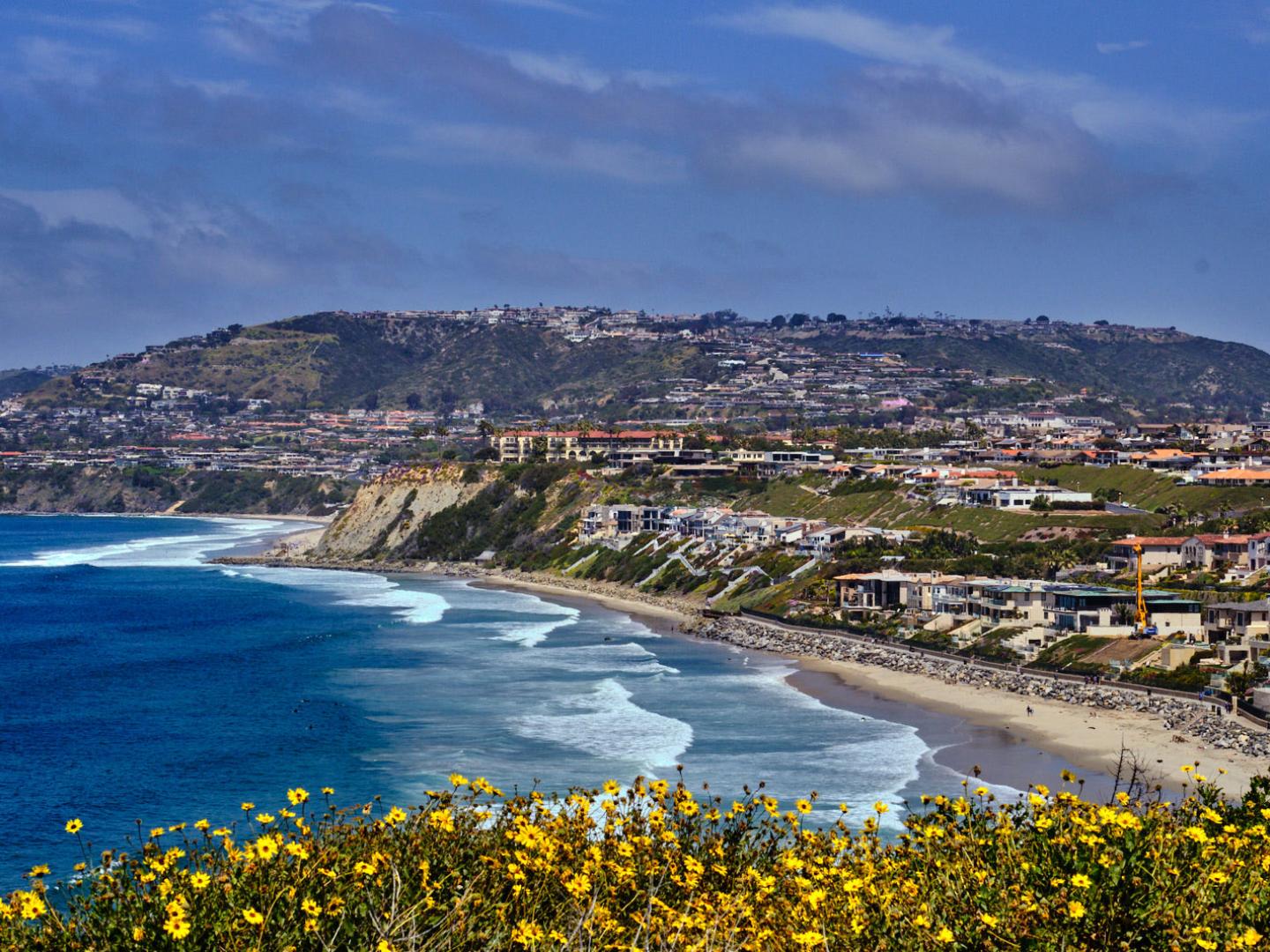 从加利福尼亚州达纳点海岬欣赏太平洋美景