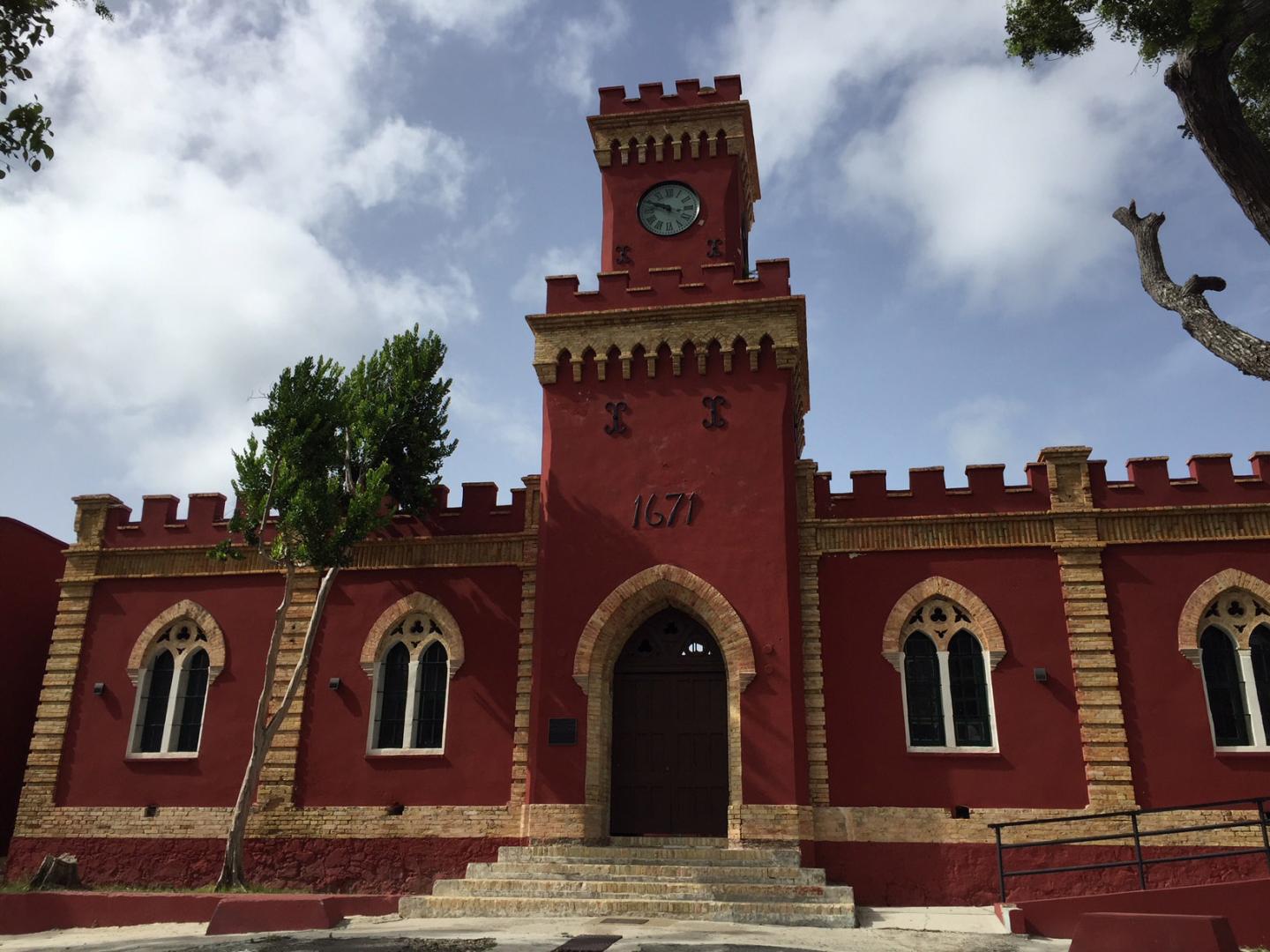 圣托马斯岛夏洛特阿马利亚克里斯蒂安堡垒红绿外墙交织的美景