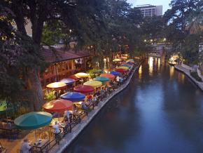 水滨步道的黄昏美景 水滨步道的黄昏美景