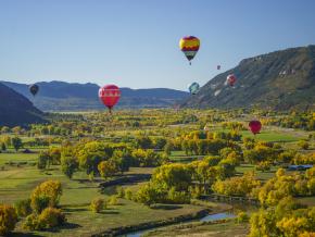 阿尼马斯山谷热气球嘉年华上的壮观场面 阿尼马斯山谷热气球嘉年华上的壮观场面