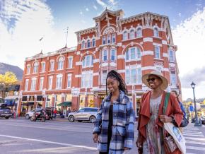 从历史悠久的史崔特酒店开始探索杜兰戈市中心 从历史悠久的史崔特酒店开始探索杜兰戈市中心