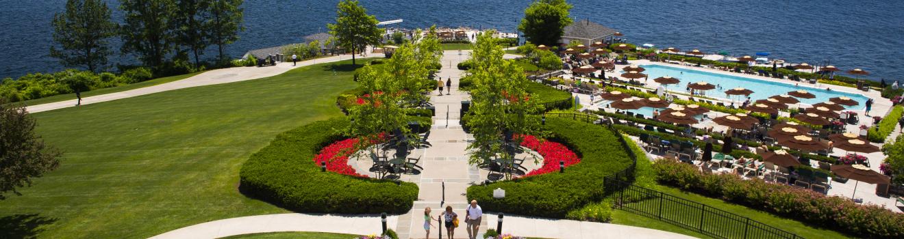 沙加莫度假村（Sagamore Resort）的精美建筑