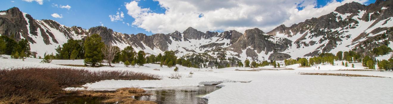沿着蒙大拿州大天空的蜂窝盆地步道欣赏绝美景致 沿着蒙大拿州大天空的蜂窝盆地步道欣赏绝美景致