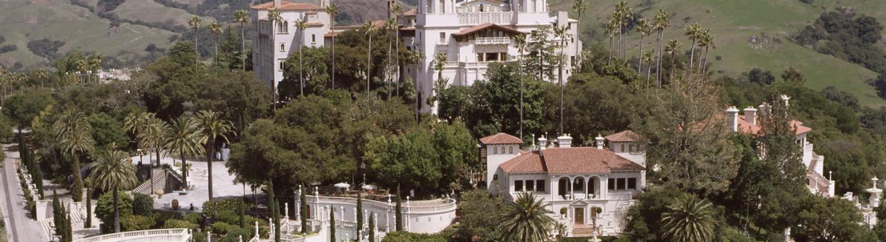 位于加利福尼亚州圣路易斯-奥比斯波县海岸圣西蒙的赫斯特城堡 位于加利福尼亚州圣路易斯-奥比斯波县海岸圣西蒙的赫斯特城堡