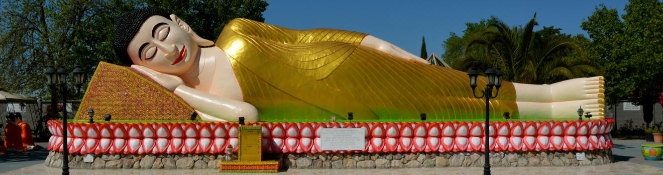 加利福尼亚州斯托克顿 Wat Dhammararam 柬埔寨佛寺内的柬埔寨佛像 加利福尼亚州斯托克顿 Wat Dhammararam 柬埔寨佛寺内的柬埔寨佛像