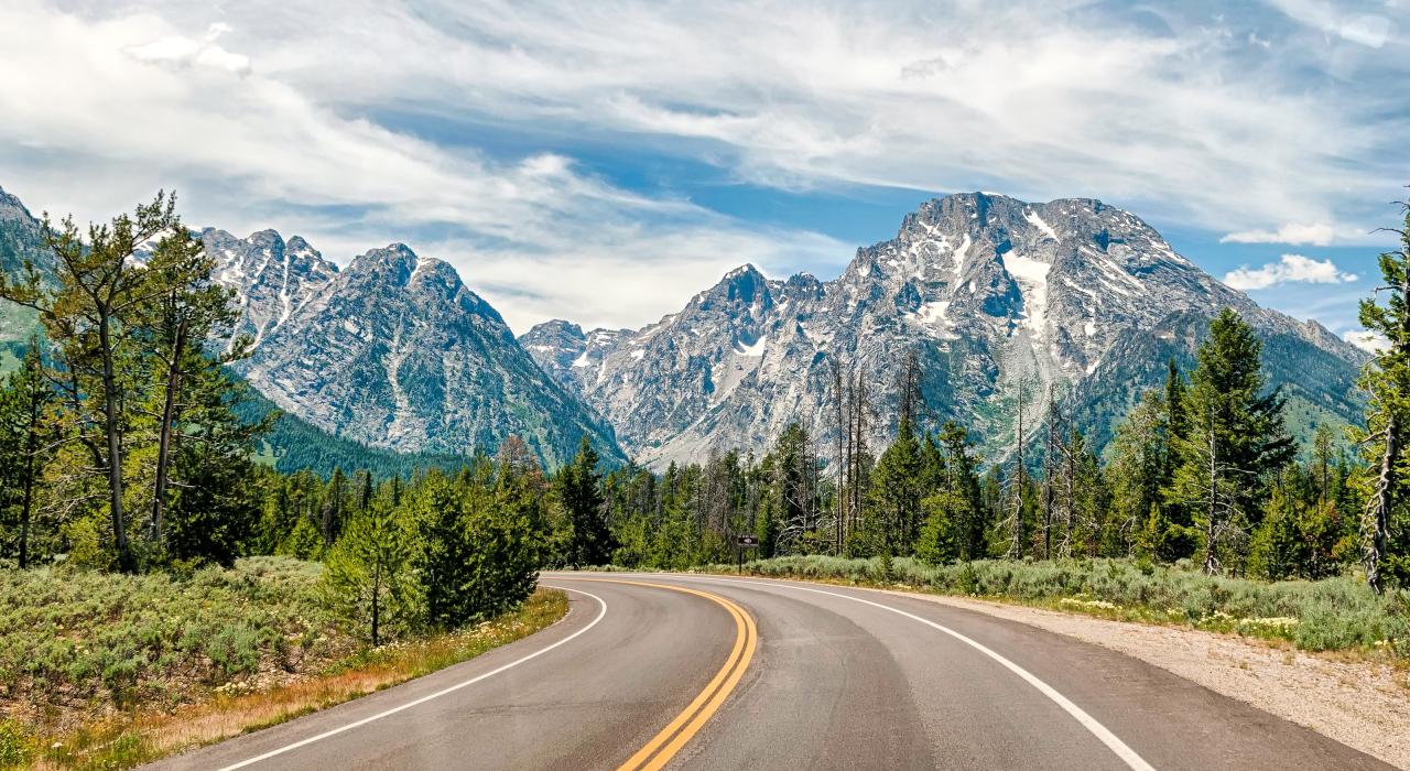 怀俄明州杰克逊的穿山公路